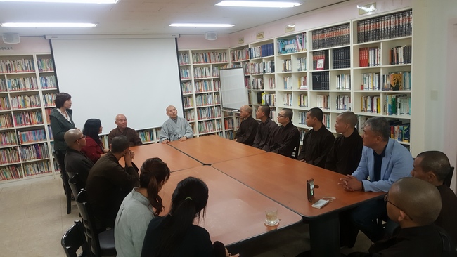 Partake in the Vesak Ceremony at Yonggungsa Cham Joeun Uri Temples